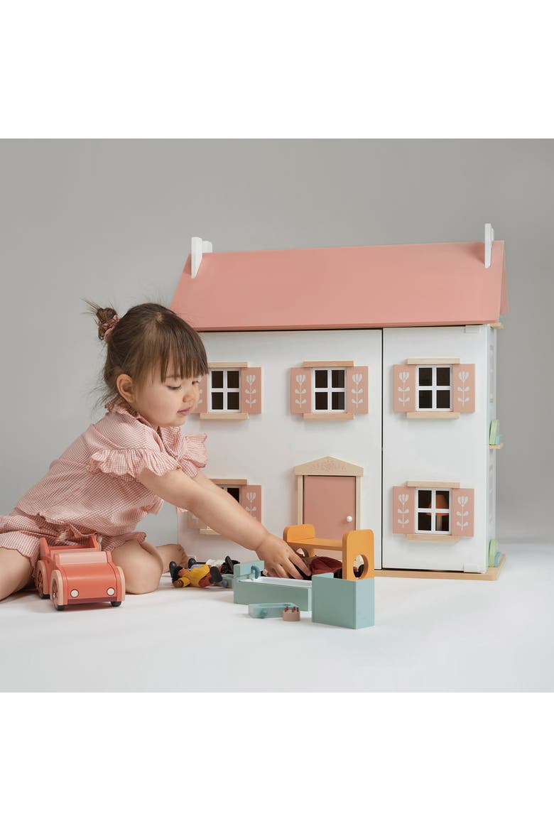 Clover Dolls House, Alternate, color, White