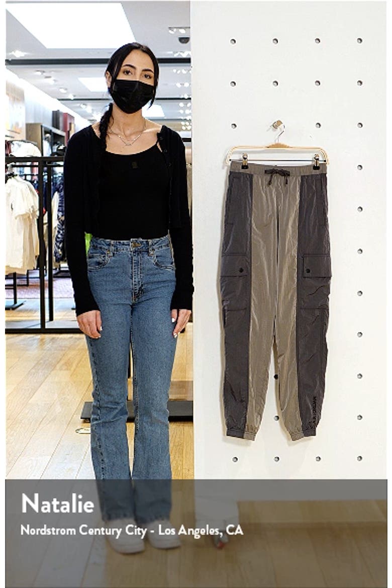 Nike Jordan Essentials Women's Woven Pants video