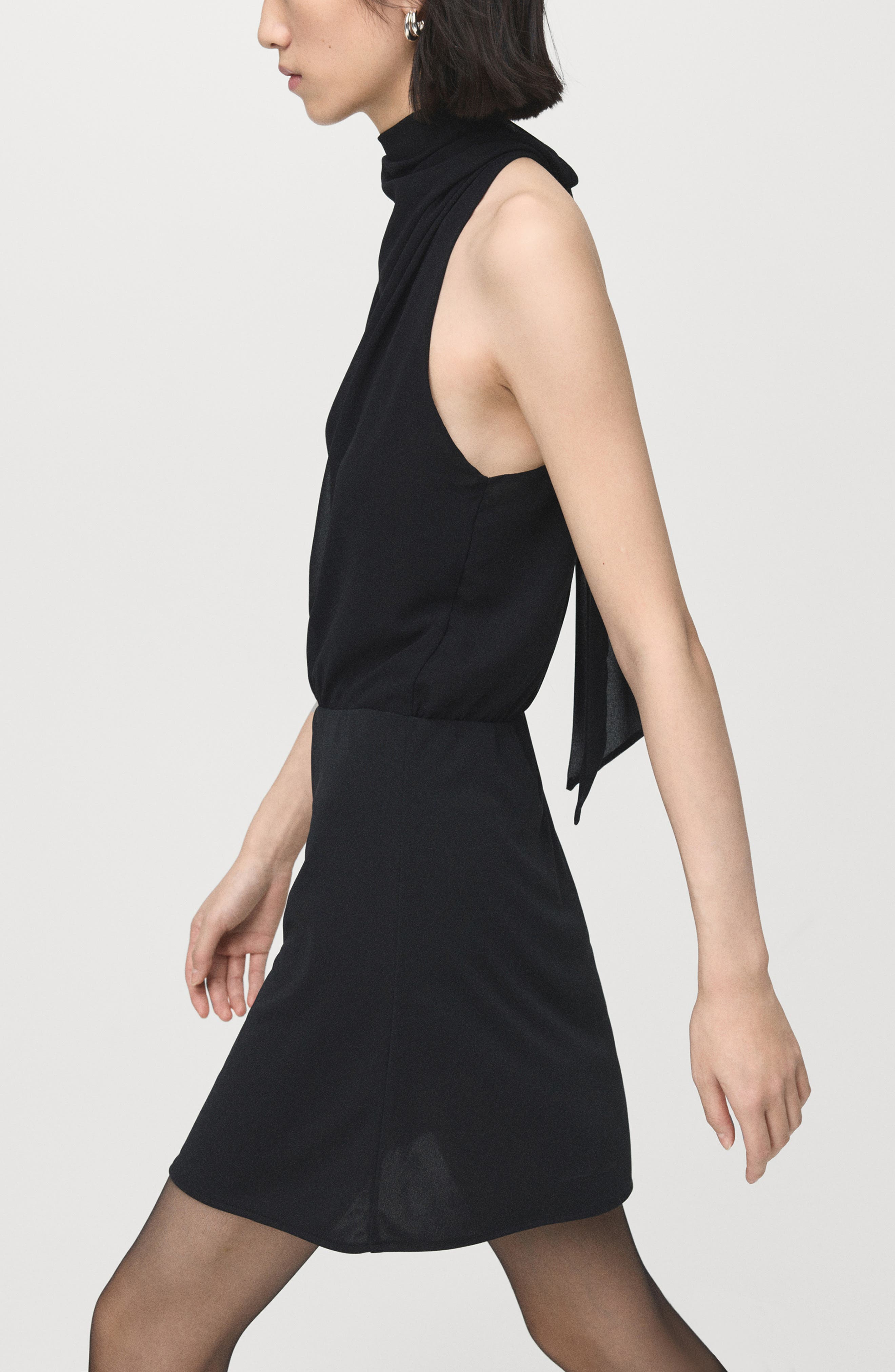 black dress that ties around neck