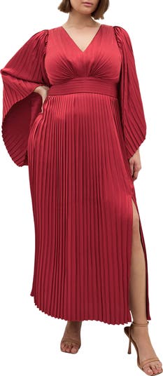 chinese dress ladies Lace Scalloped Plunge-Neck Maxi Dress in True Red