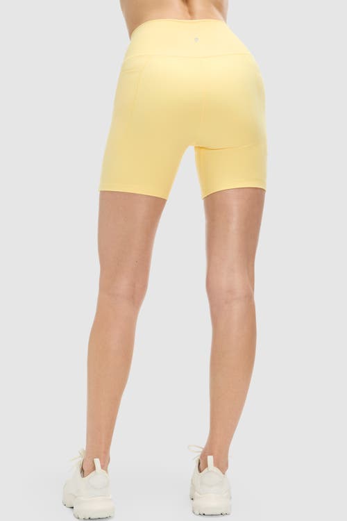 Peloton Cadent High Rise Pocket Bike Short 7" In Pale Banana