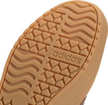 VL Court Bold Sneaker
