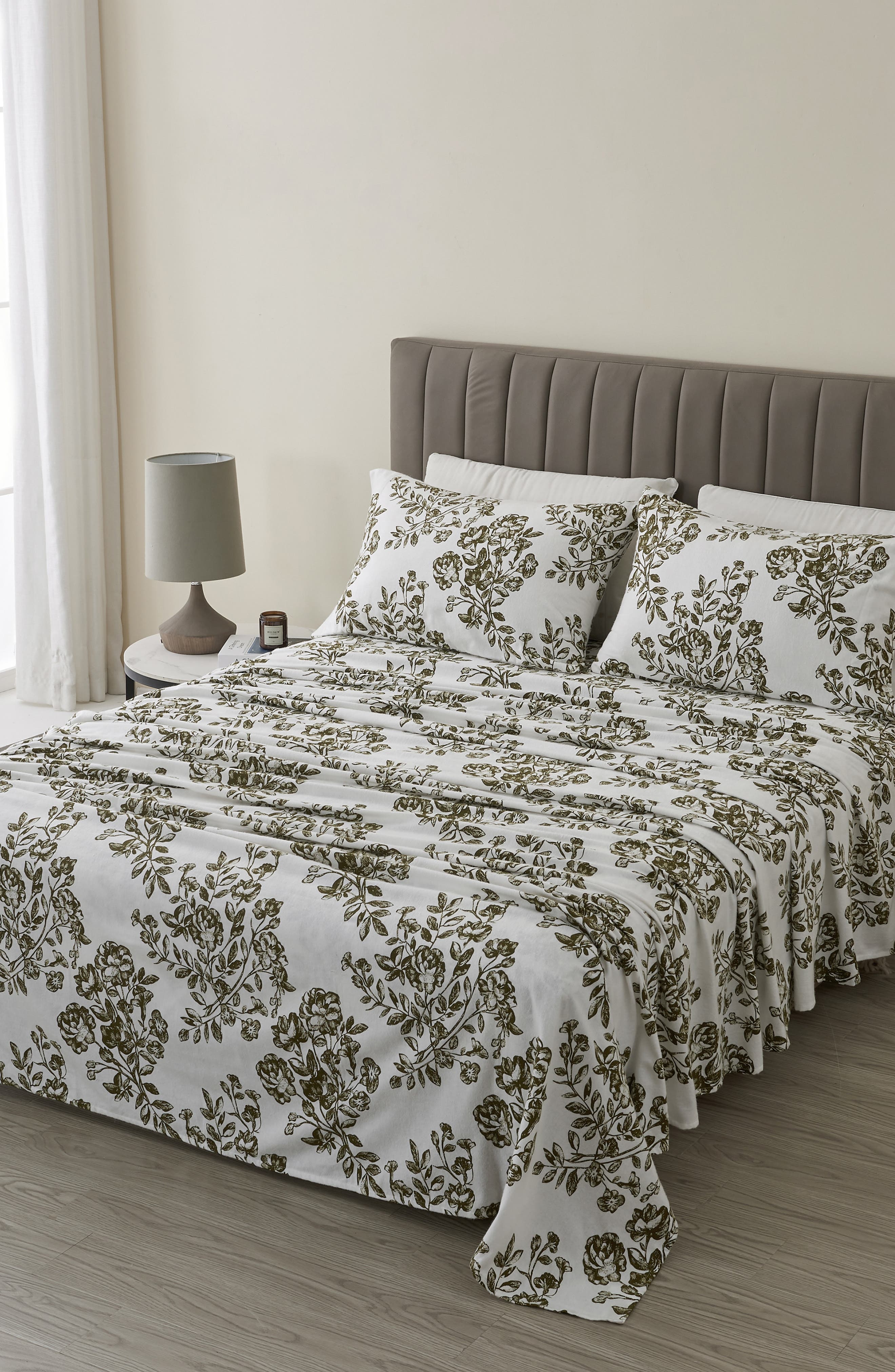 Woven & Weft Turkish Cotton Flannel Winter Floral Sheet Set