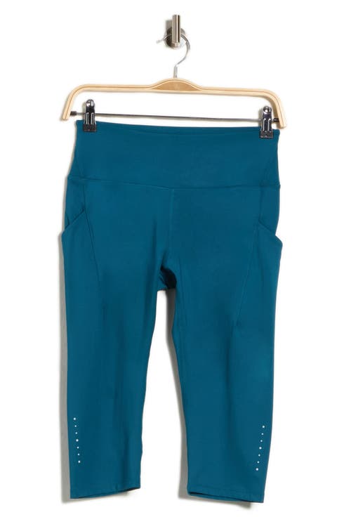 Stride Curve Capri Leggings