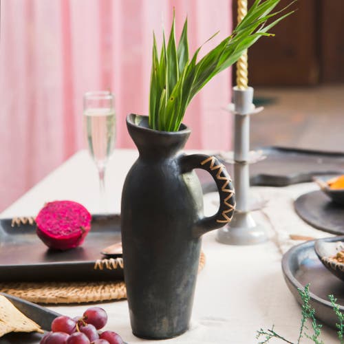 Mela Artisans Longpi Black Clay Vase