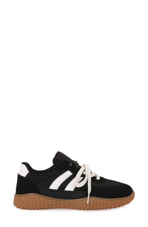 Berness Double Lace Sneaker In Black