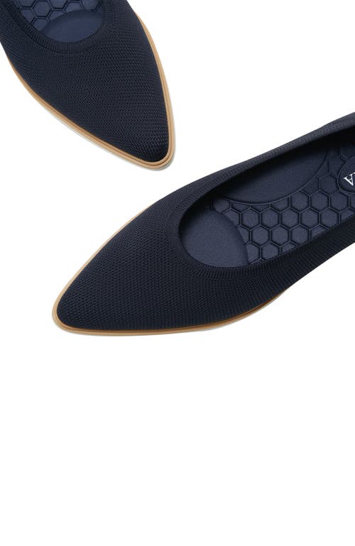Vivaia Pointed-toe All-day Standing Flats