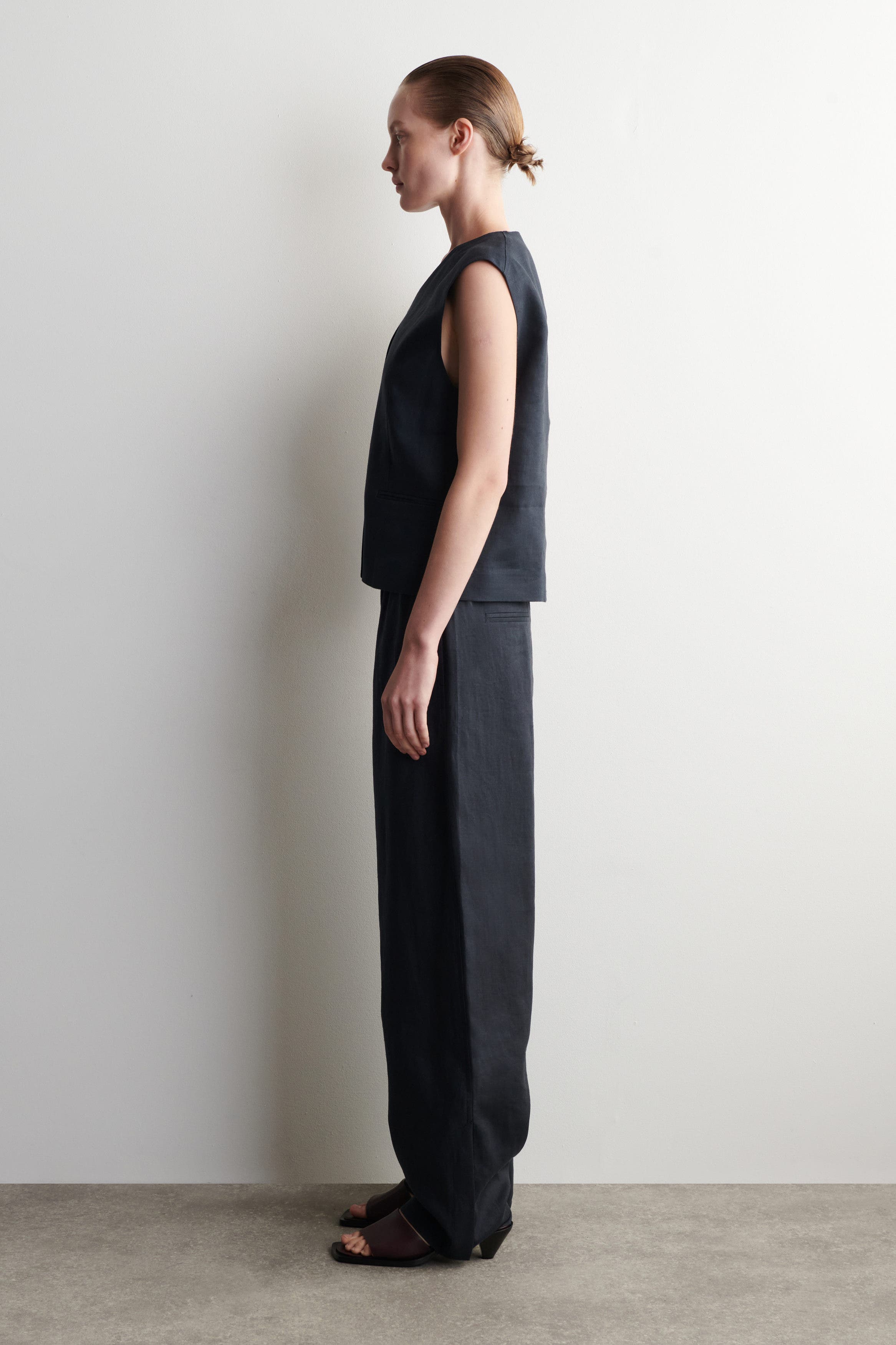 Elasticated Linen Barrel-Leg Pants - image 4