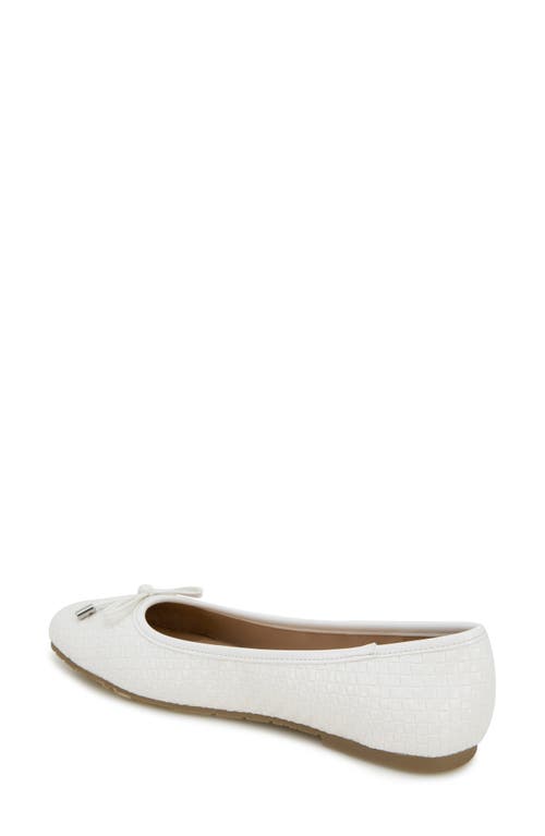 Reaction Kenneth Cole Elstree Ballet Flat In White Woven
