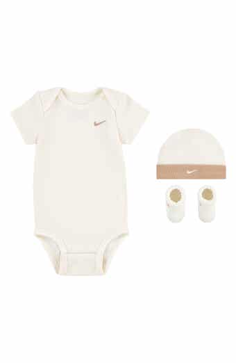 Nike Waffle Knit Bodysuit, Hat & Booties Boxes Set