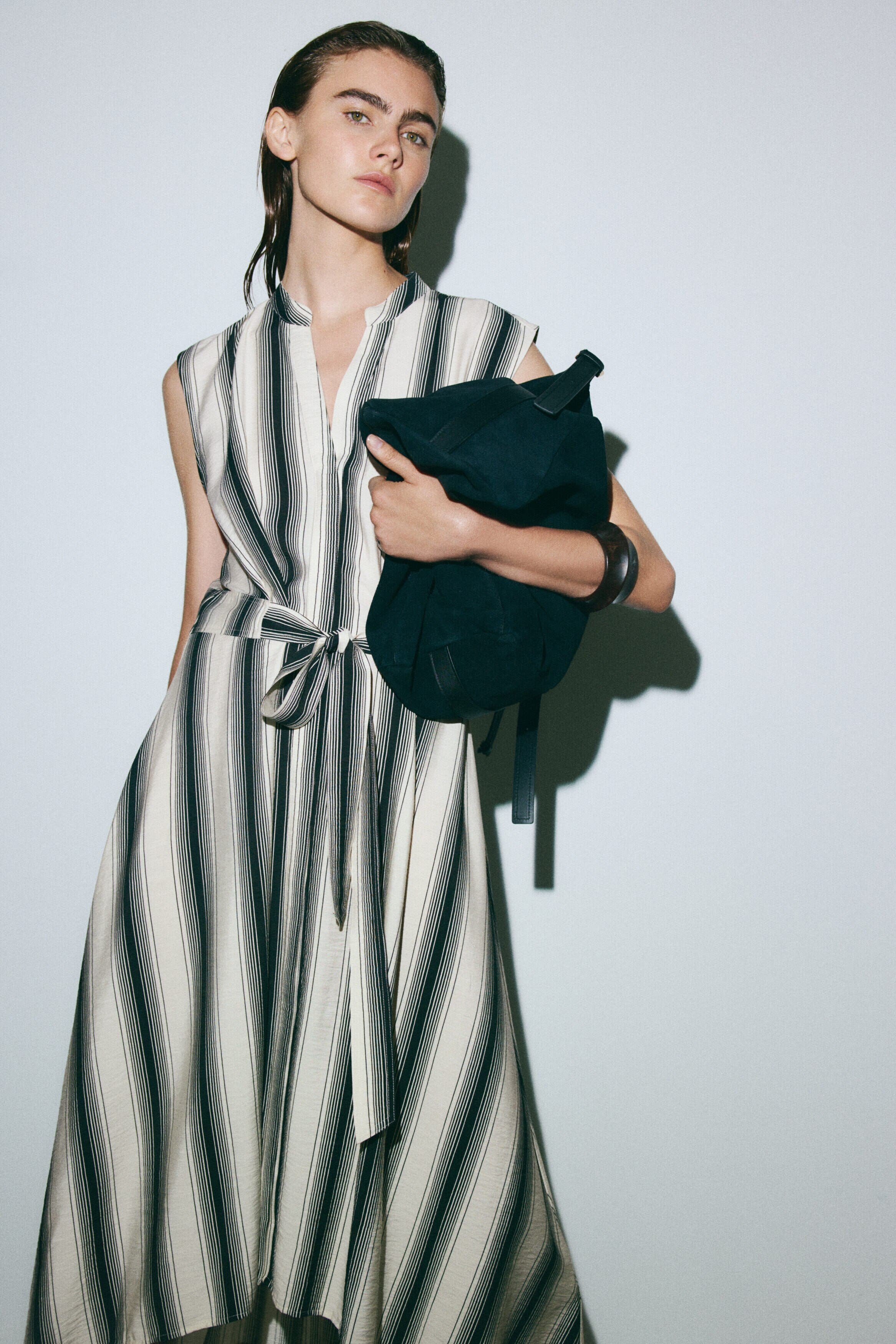 selected Cream/black striped