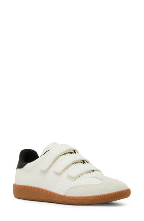 Momentum Sneaker