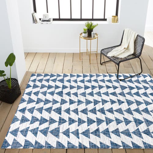 Jonathan Y Andratx Modern Geometric Indoor/outdoor Area Rug In Blue/ivory