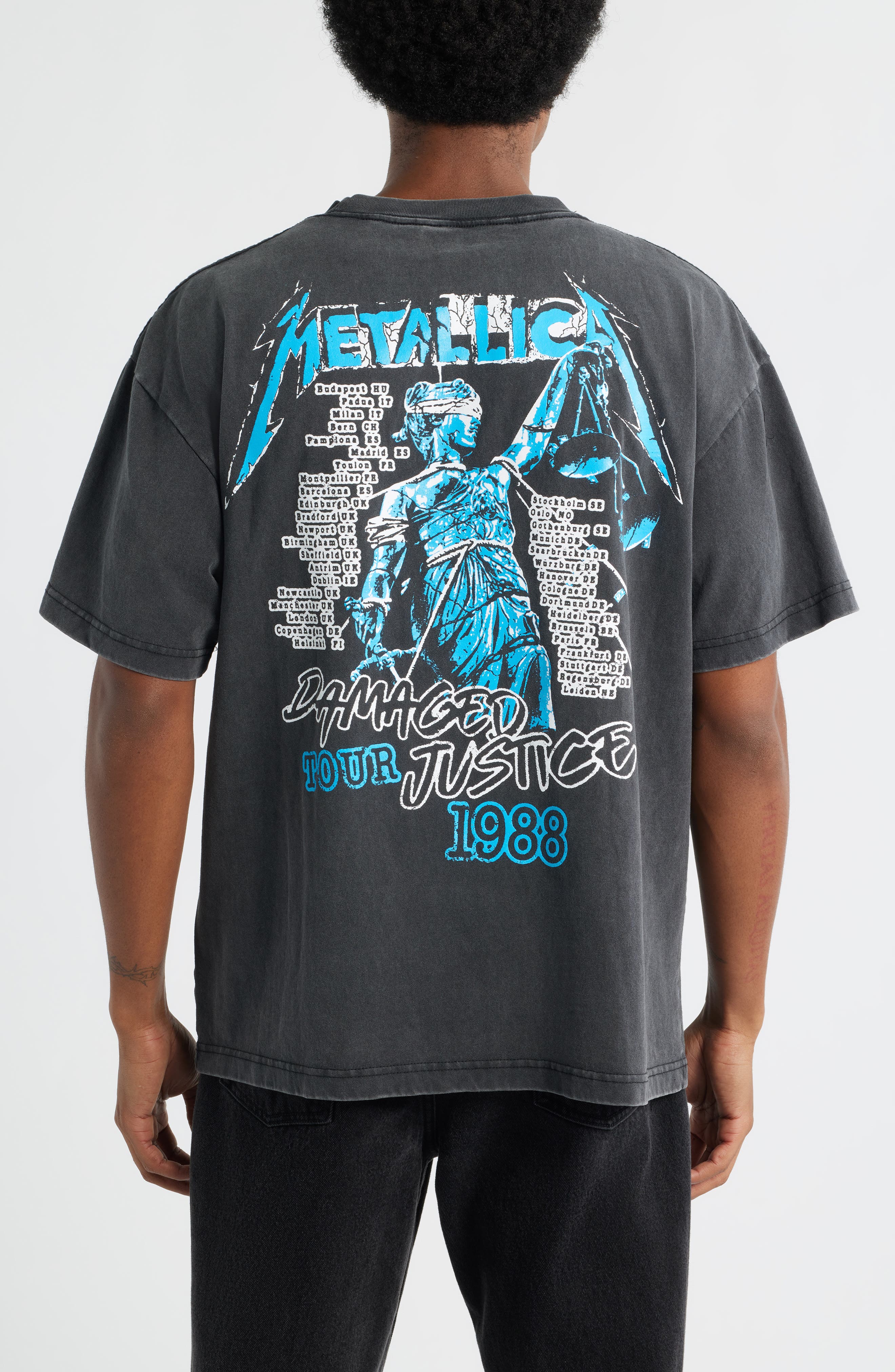 Metallica Live 1988 Damaged Justice Tour Graphic T-Shirt (Men