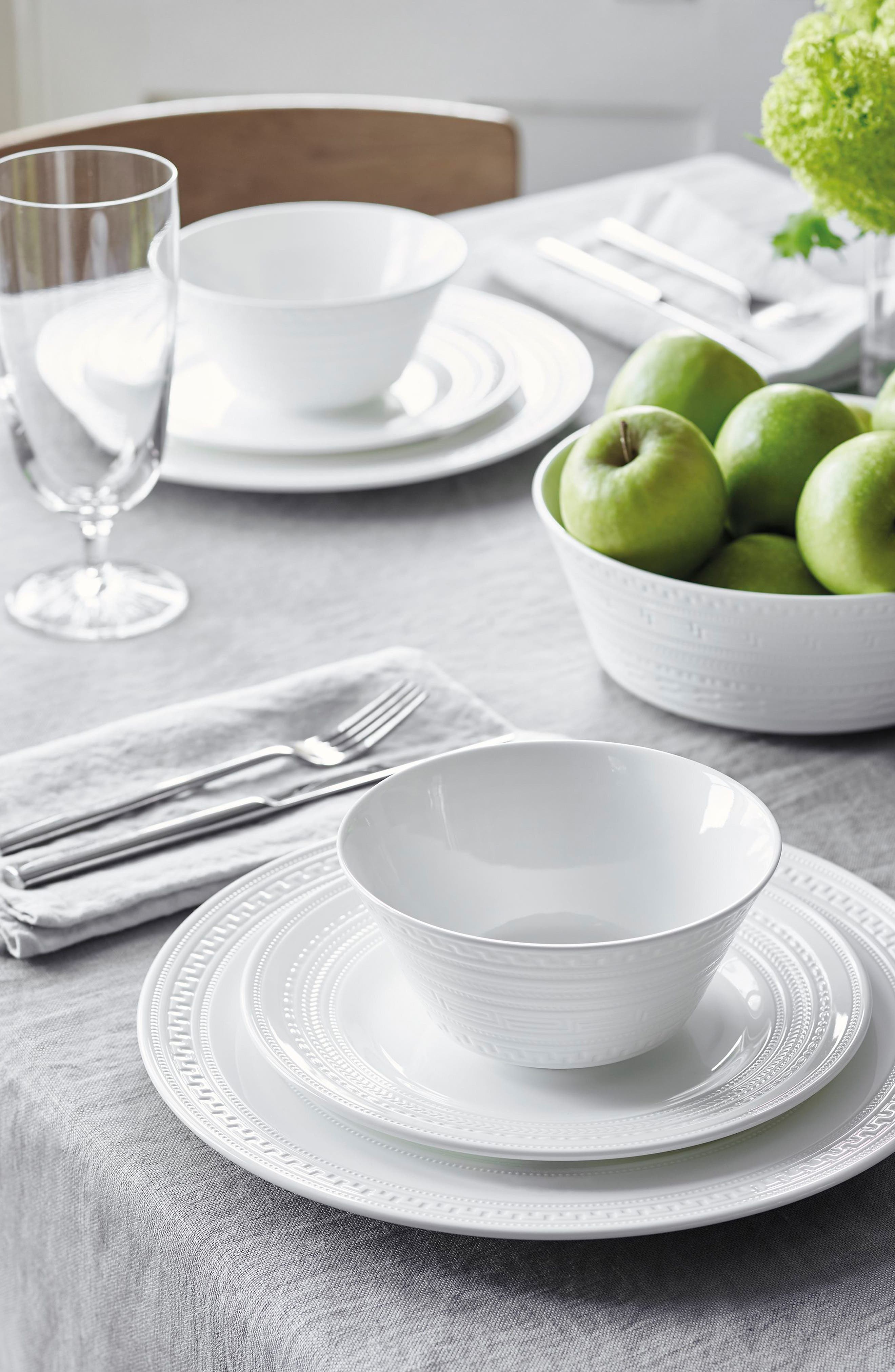 Wedgwood Intaglio Place Setting - Thumbnail 5