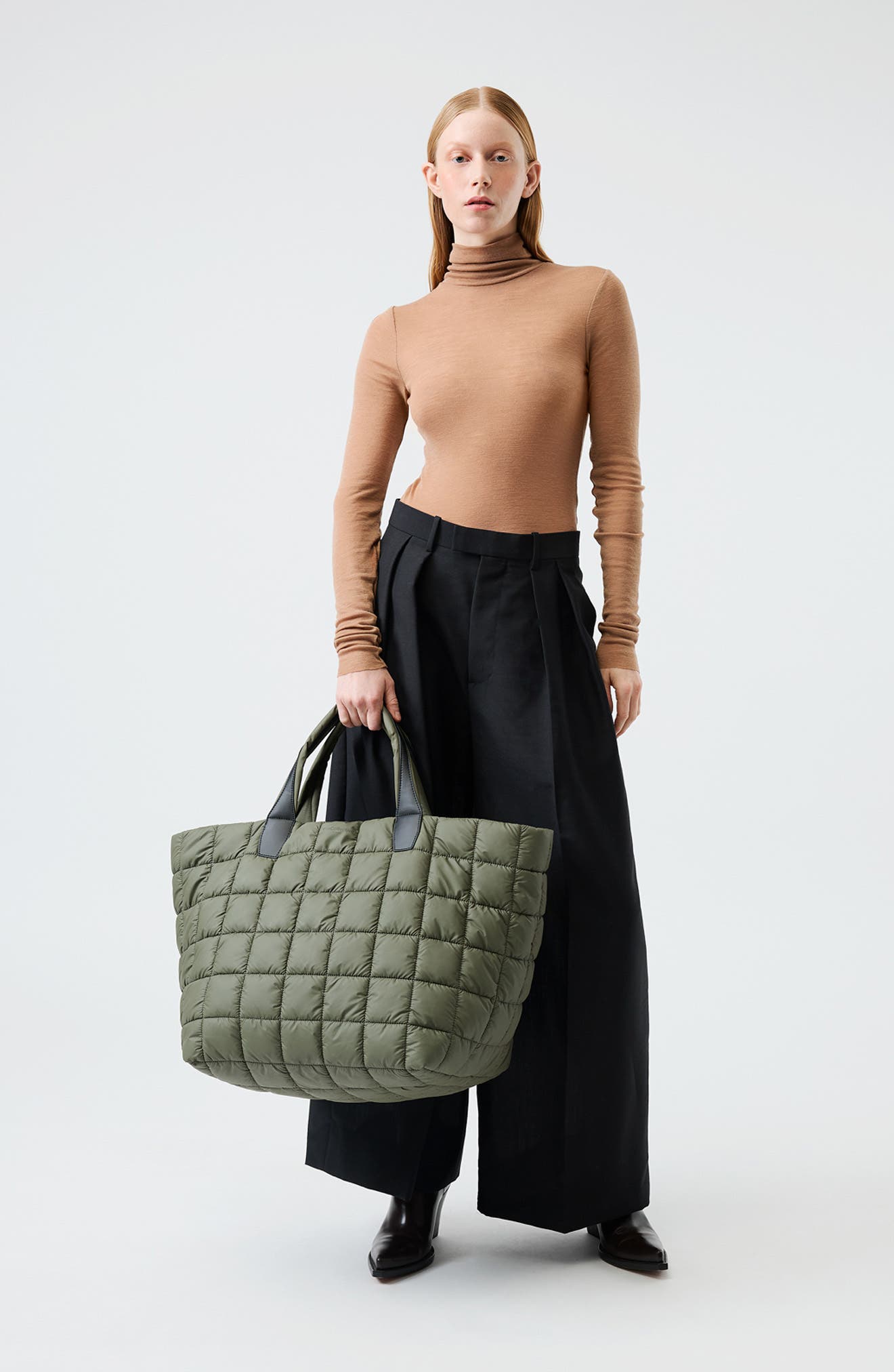 VeeCollective Porter Water Repellent Quilted Weekend Bag, Alternate, color, Moss