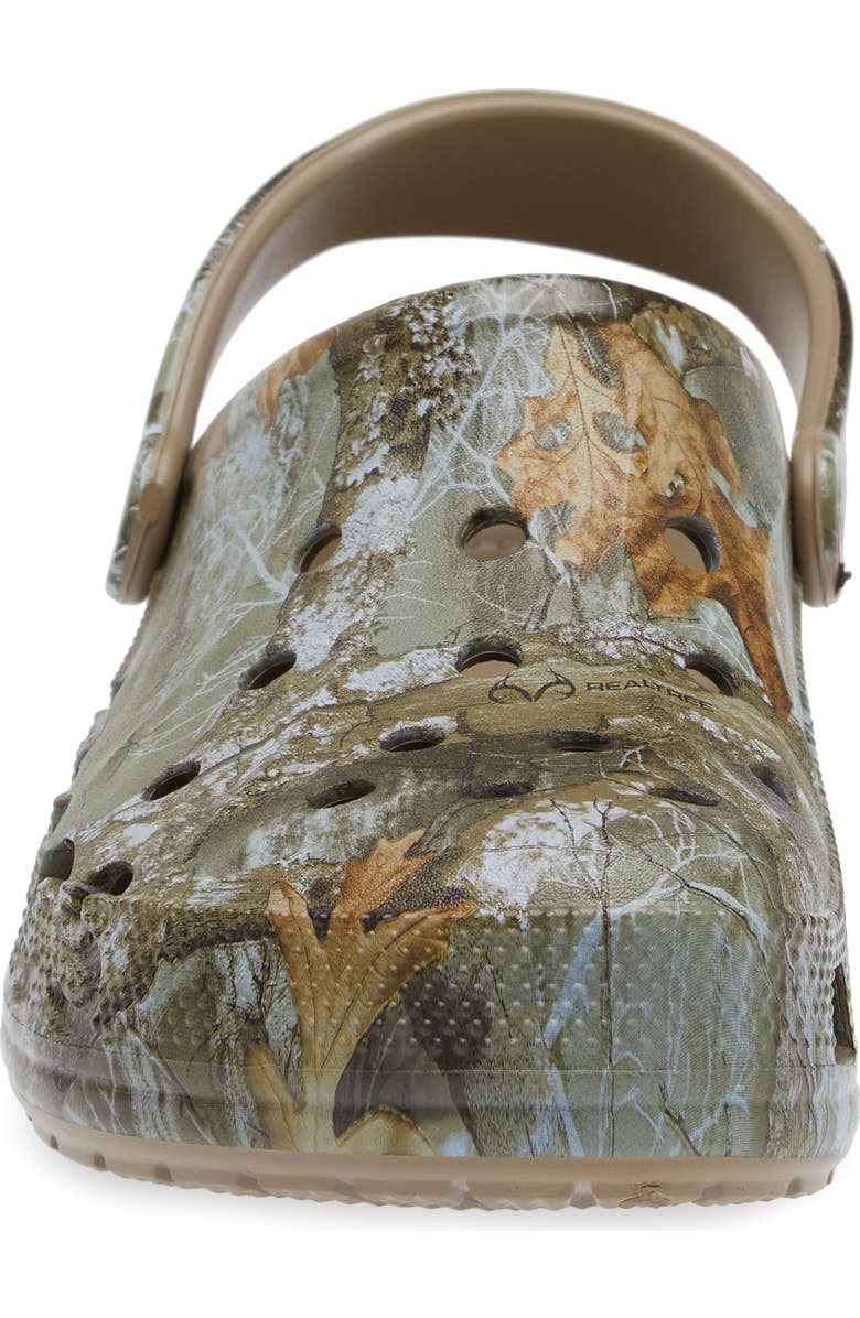 CROCS Gender Inclusive Realtree Edge Camo Baya Clog, Alternate, color, Green Multi