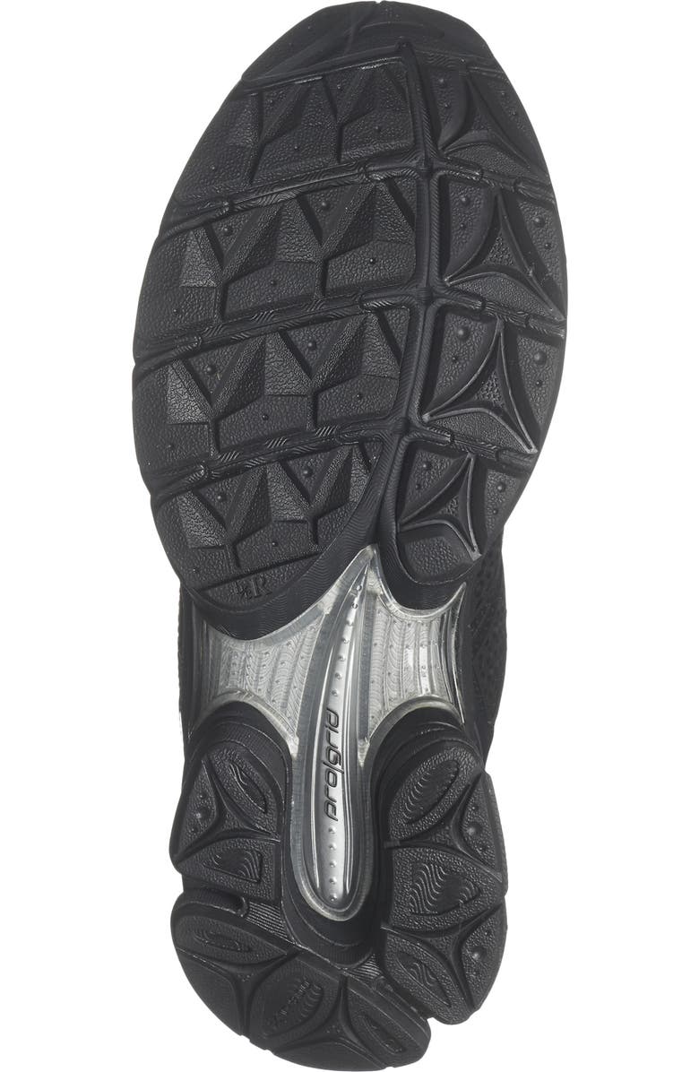 Saucony PROGRID TRIUMPH, Alternate, color, Black