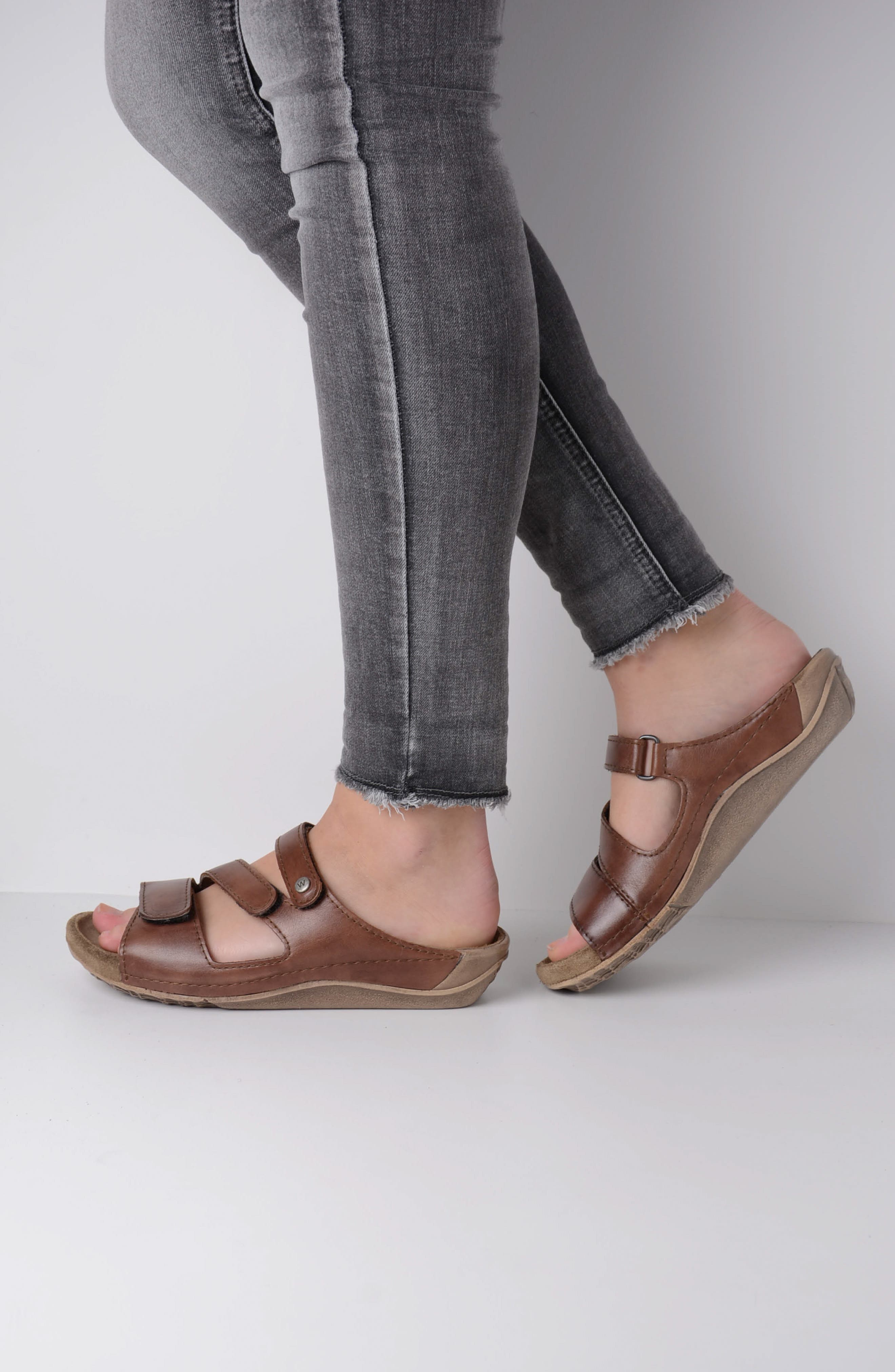 Jasper Sandal, Alternate, color, COGNAC
