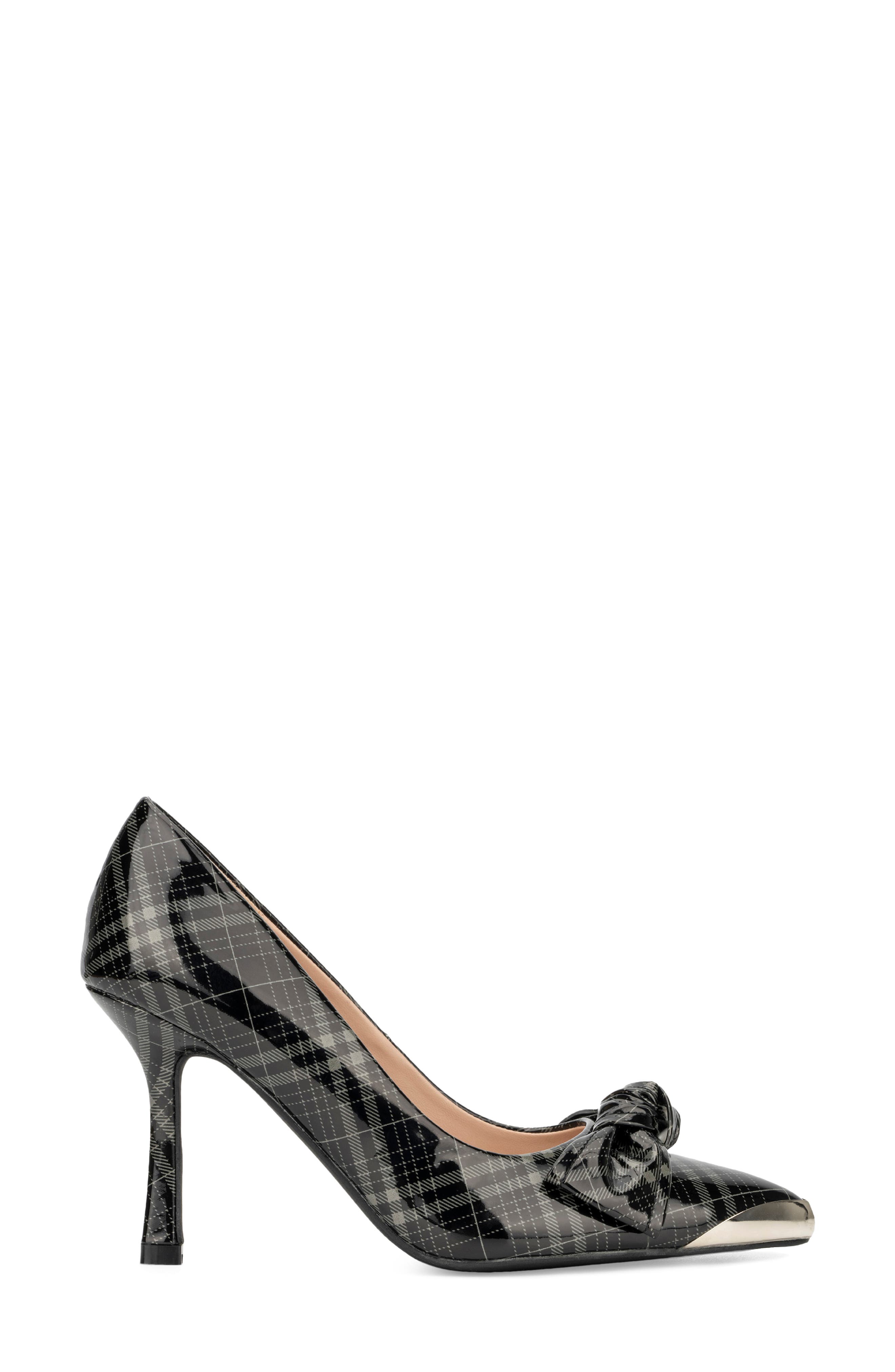 NEW YORK AND COMPANY Wendy Metal Accent Bow Pump, Alternate, color, Grey