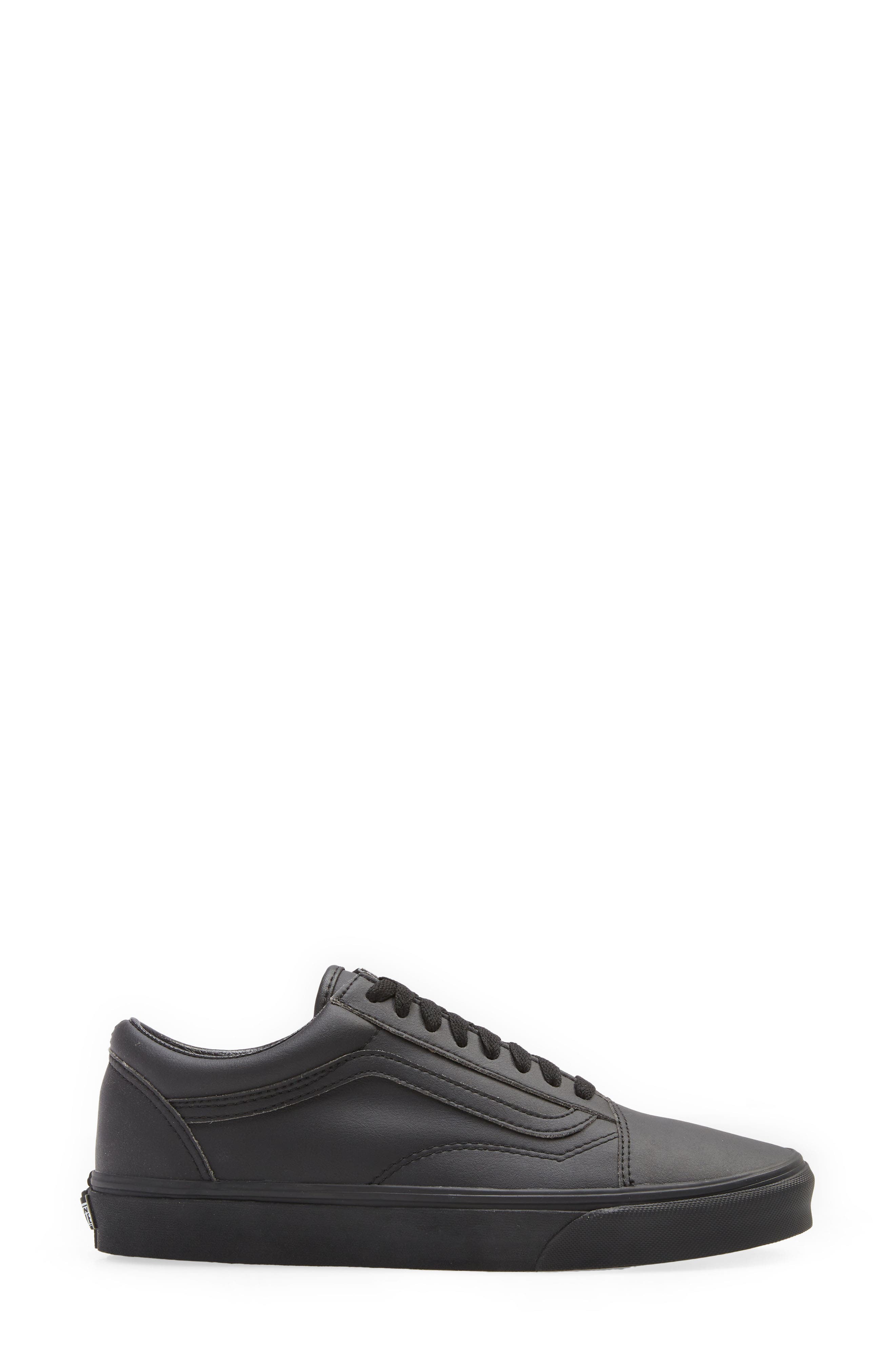 Vans Old Skool Sneaker, Alternate, color, 