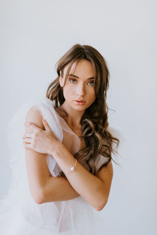 Untamed Petals Parlor Pearl Bracelet In Gold