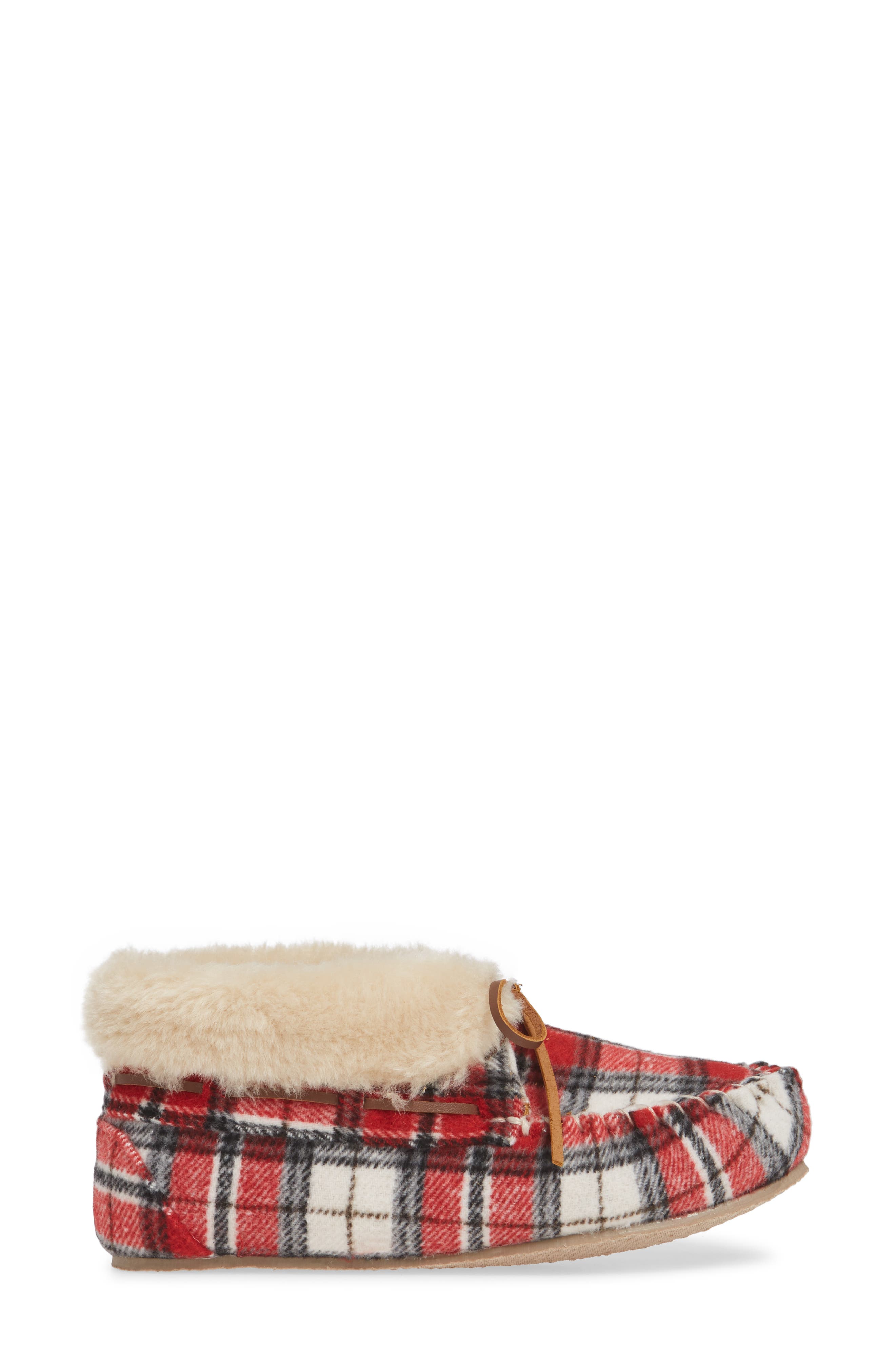 Minnetonka Chrissy Slipper Bootie, Alternate, color, 