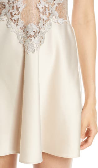 Showstopper Chemise