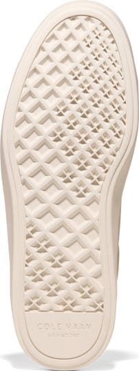 Grand Crosscourt Traveler Sneaker