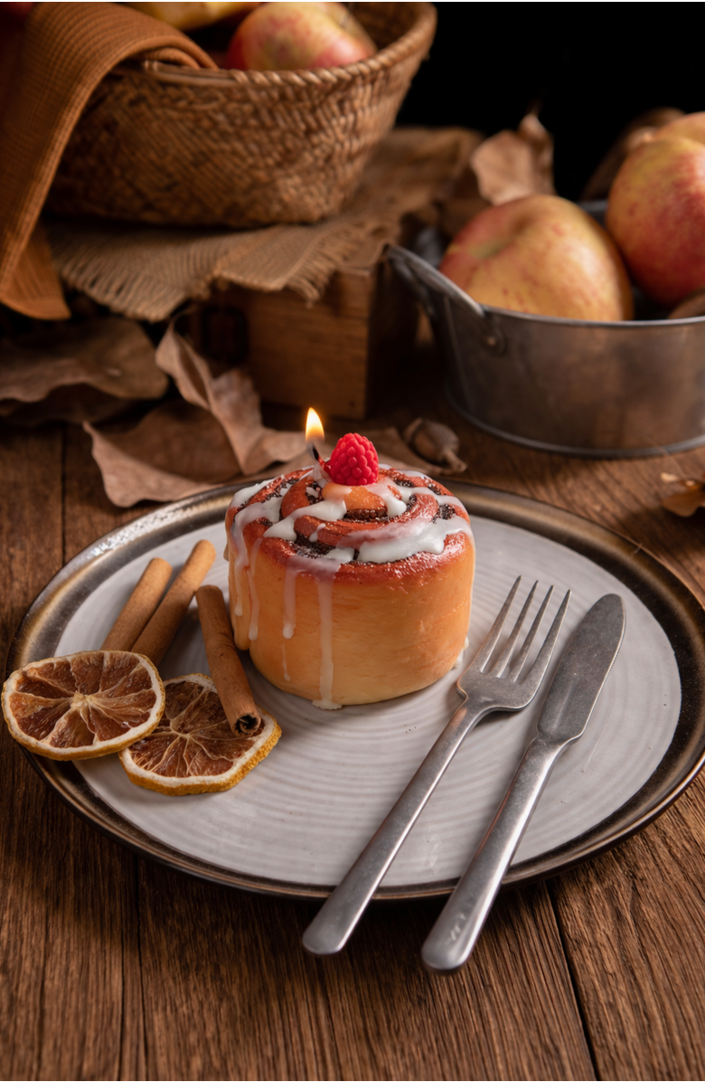 Southlake gifts Cinnamon Roll Candle, Alternate, color, Cinnamon