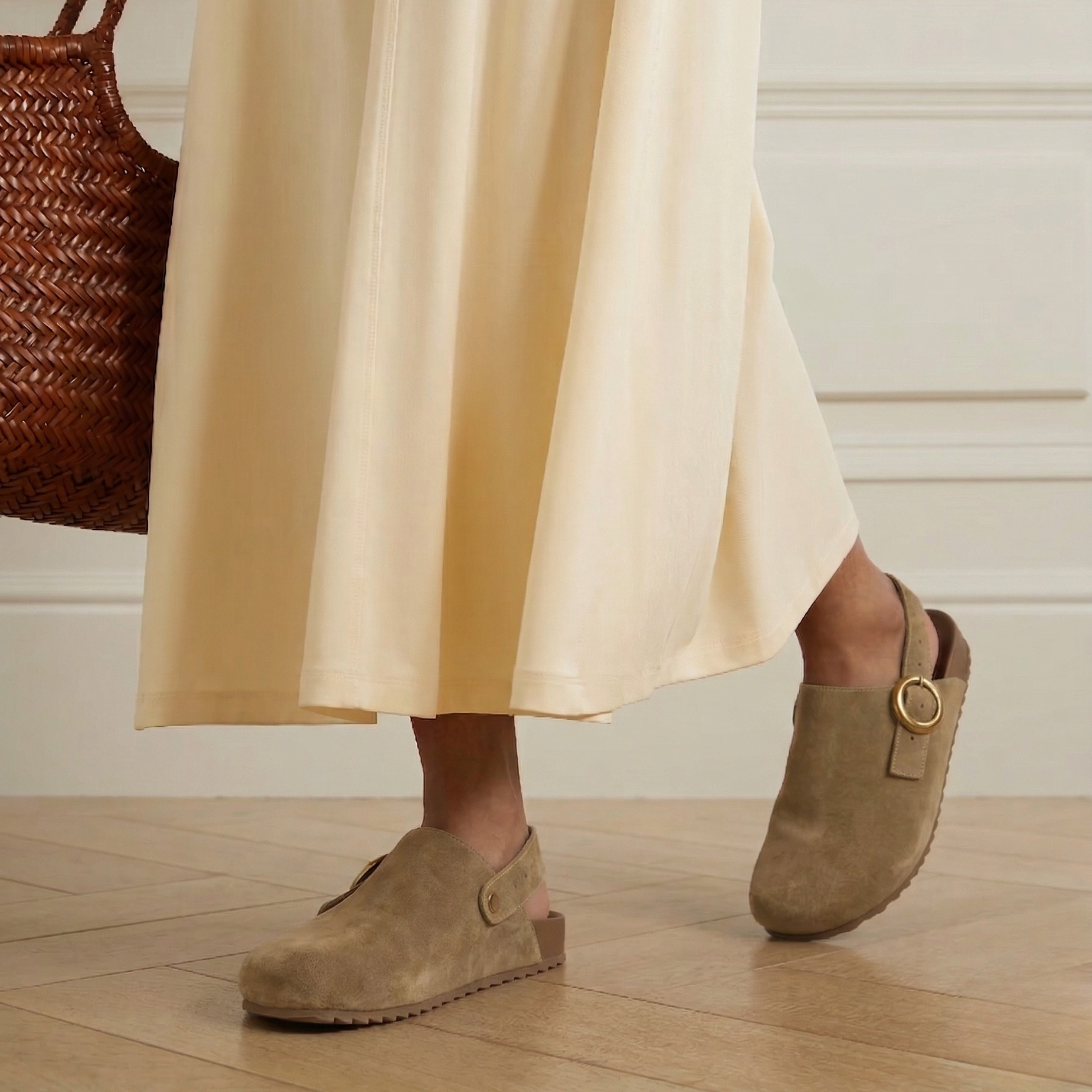 Toni Suede Clogs - image 4