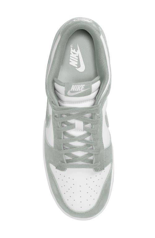 Nike Dunk Low Se Basketball Sneaker In White