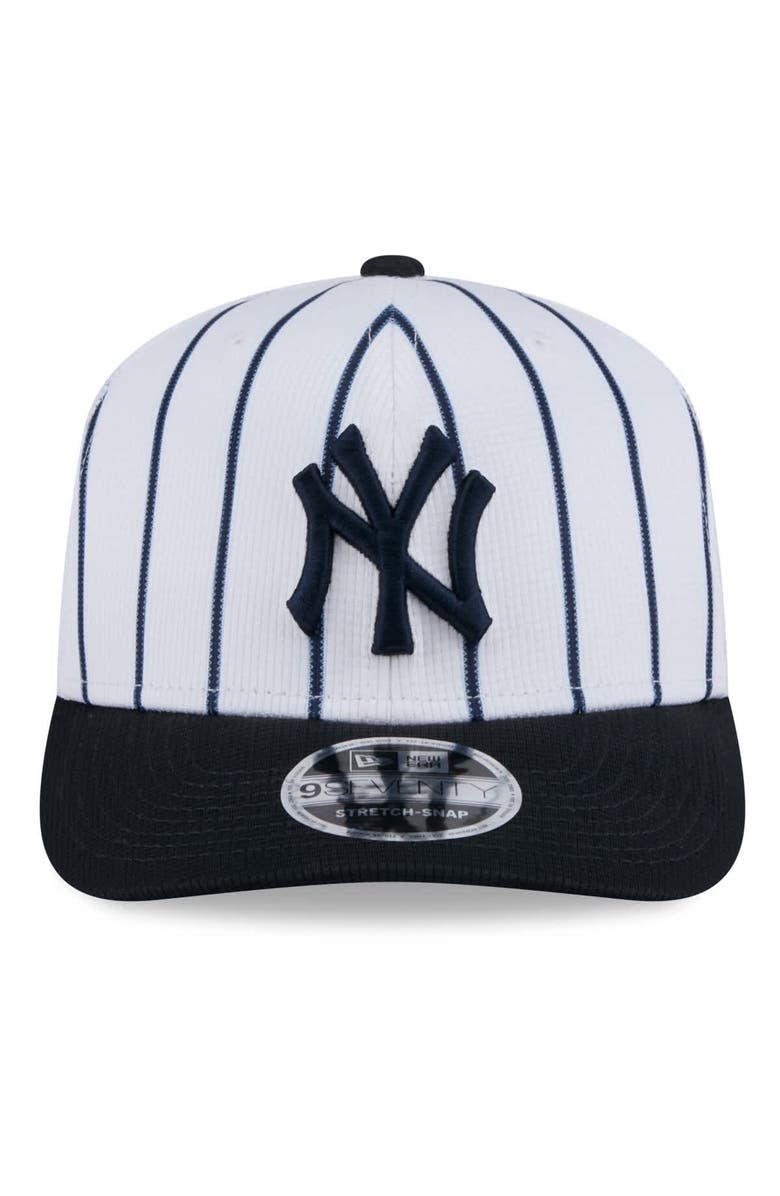New Era Men's New Era  White/Navy New York Yankees 2025 Spring Training 9SEVENTY Stretch-Snap Trucker Hat, Alternate, color, 