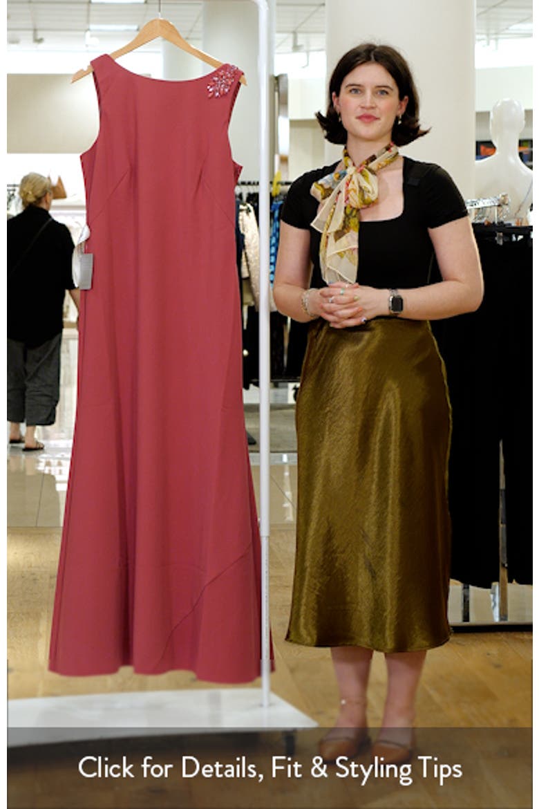 Pippa Embellished Cowl Back Trumpet Gown video