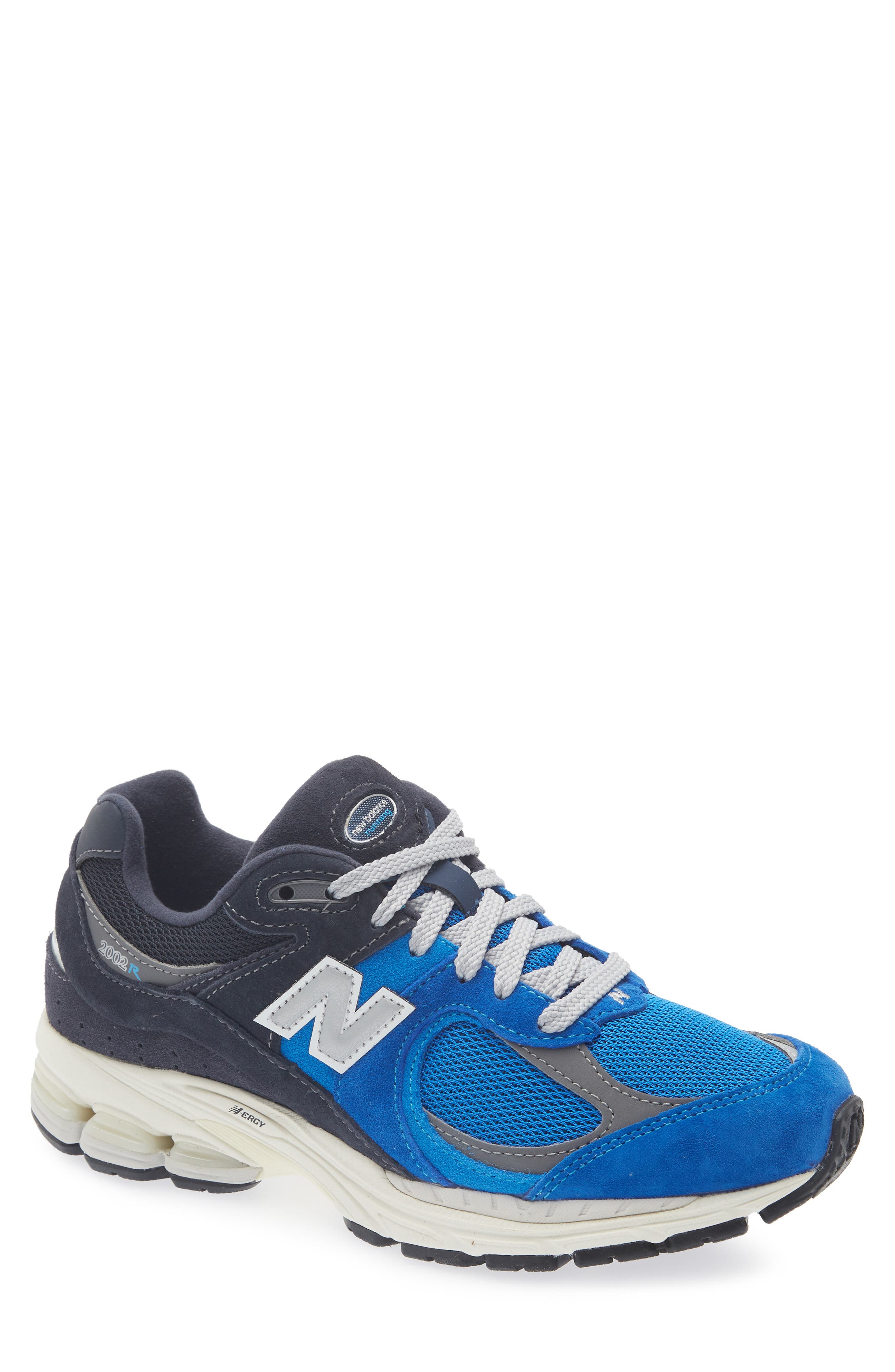 2002R Sneaker