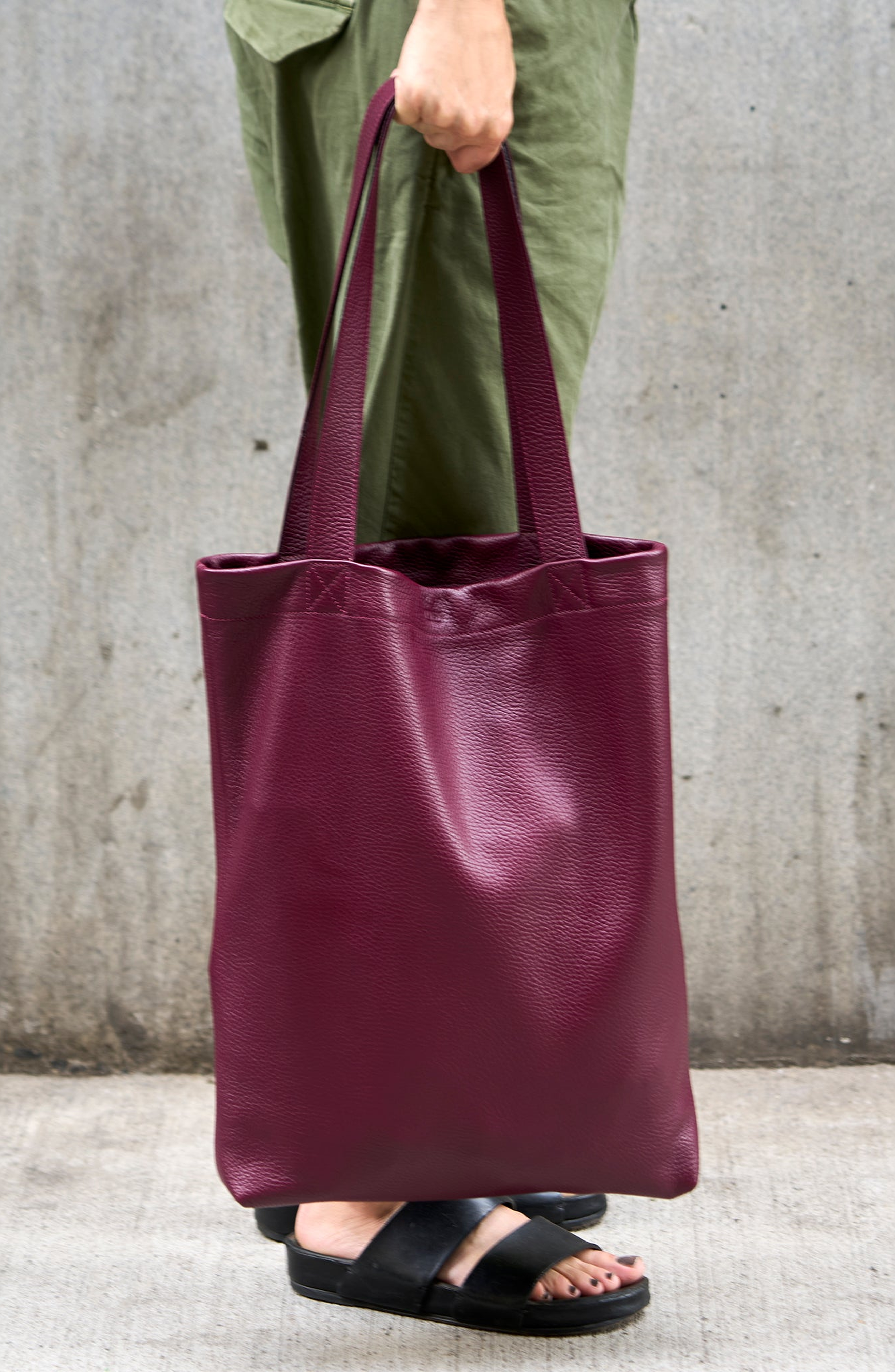 Zoya Simple Tote Bag, Alternate, color, Oxblood