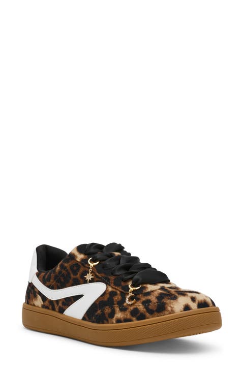 Voyage Sneaker (Women)