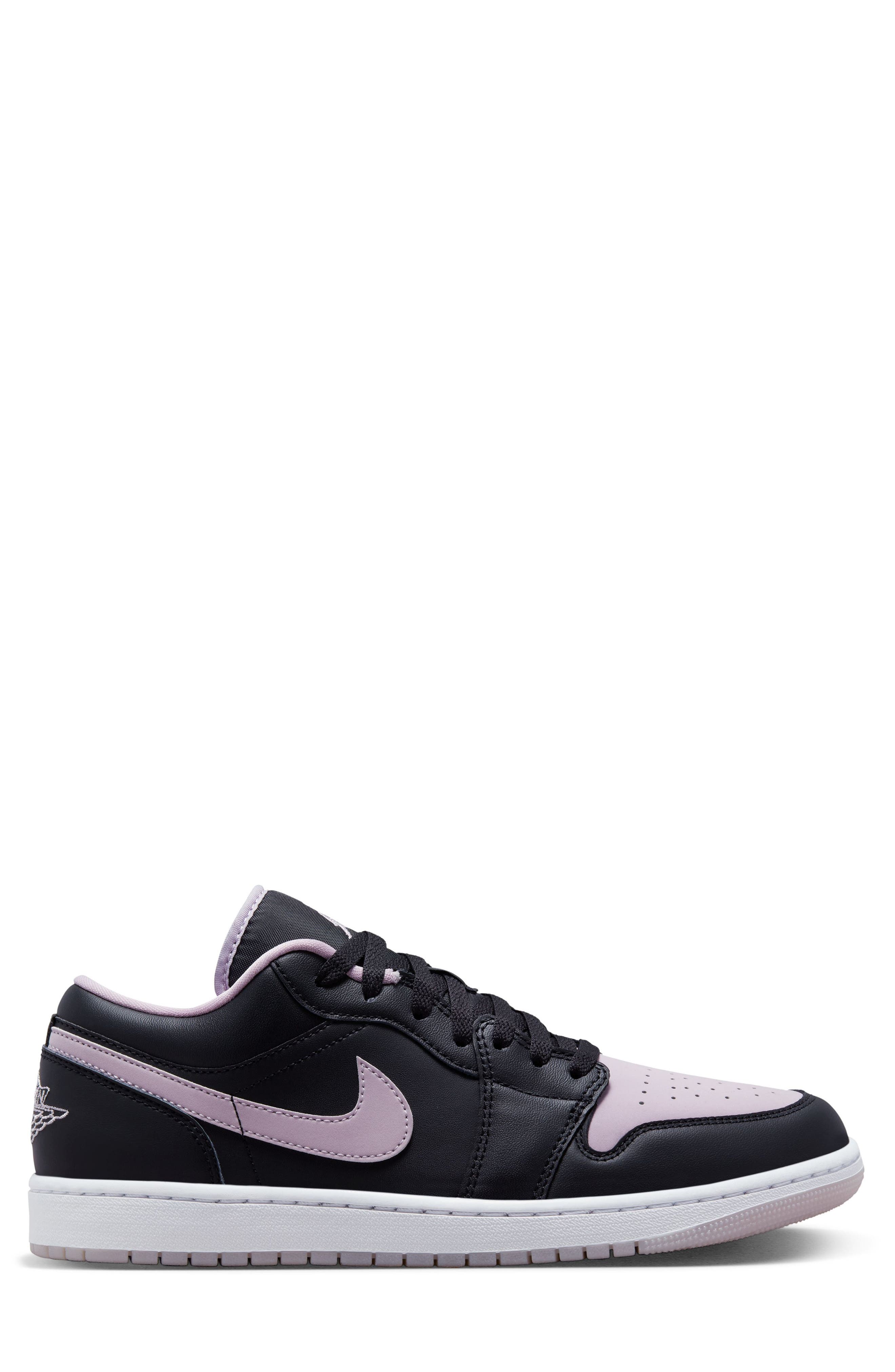 Air Jordan 1 Low SE Basketball Sneaker, Alternate, color, BLACK/ ICED LILAC/ WHITE
