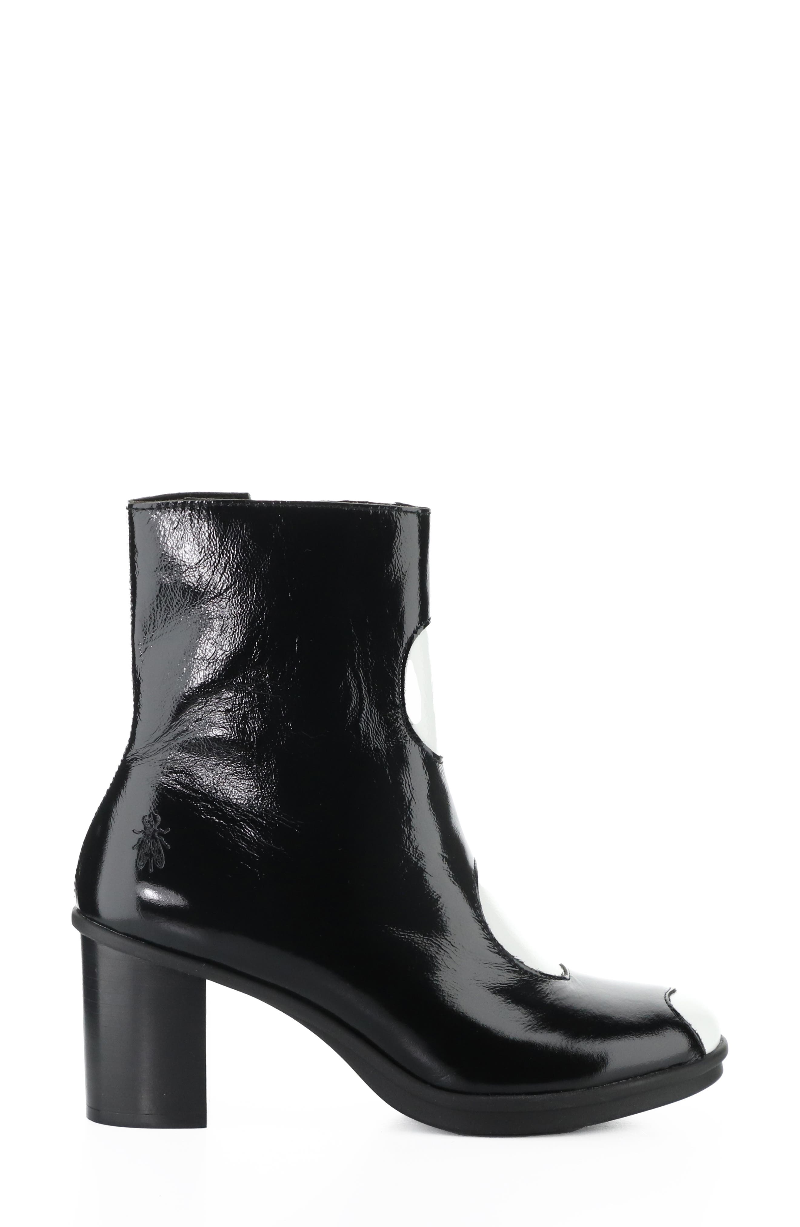 Gigs Bootie, Alternate, color, 002 BLACK/ WHITE