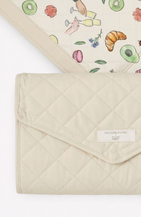 THE PICNIC BLANKET