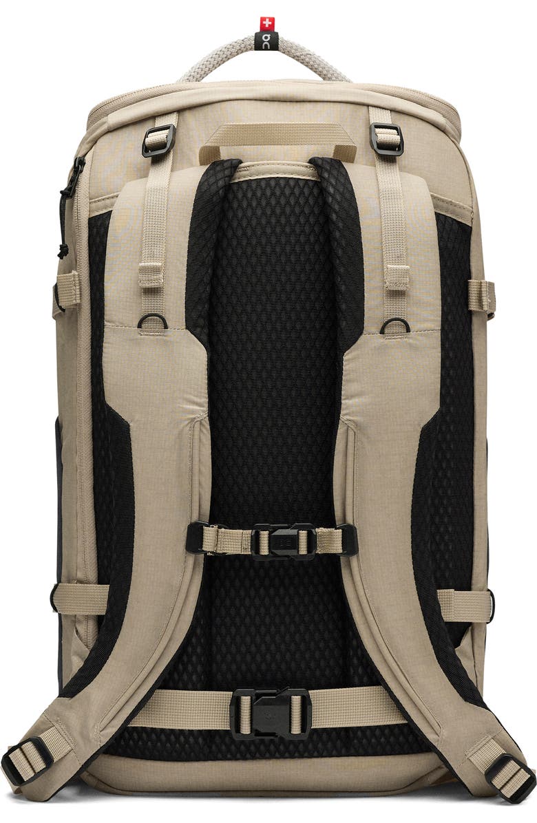 On 30-Liter Speed Pack, Alternate, color, Sand/ Black