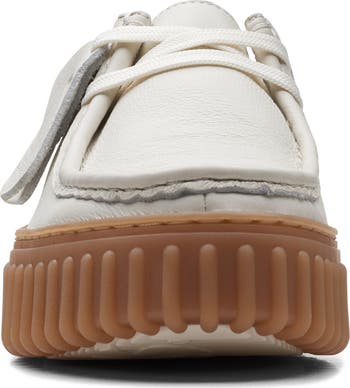 Clarks® Torhill Bee Chukka Sneaker (Women) | Nordstrom