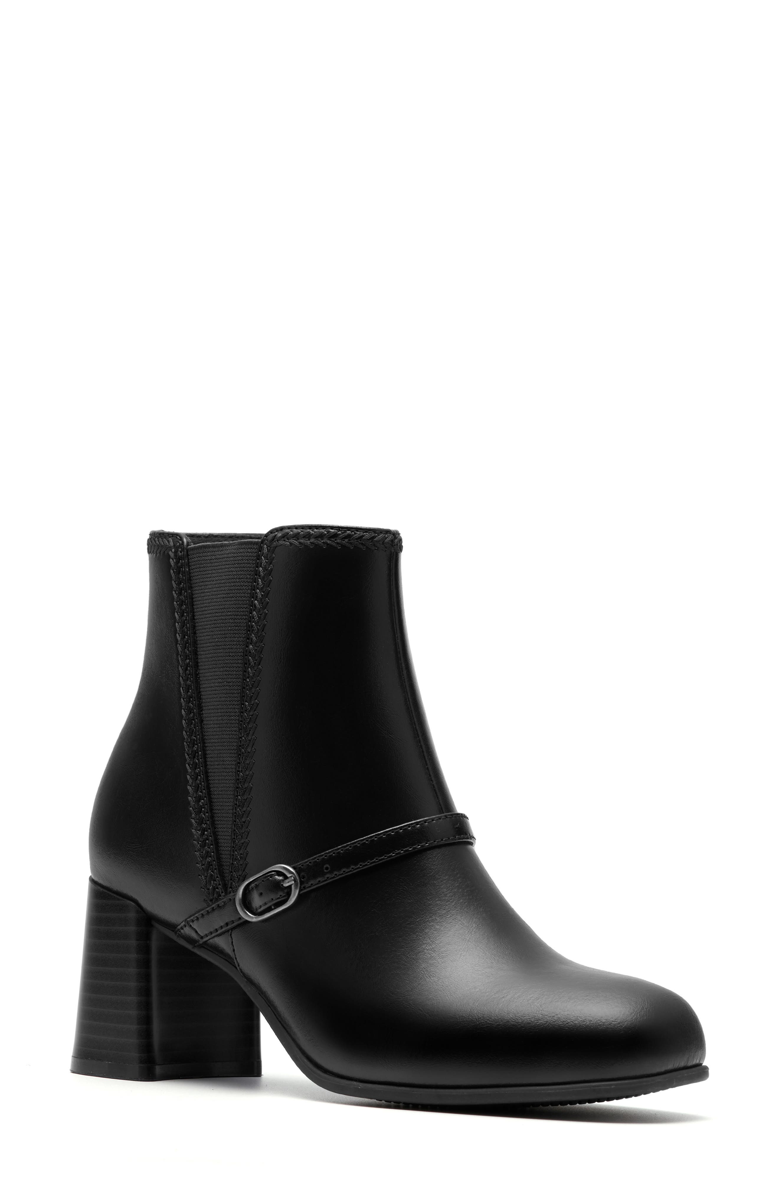Clarks® Keirsta Day Block Heel Boot