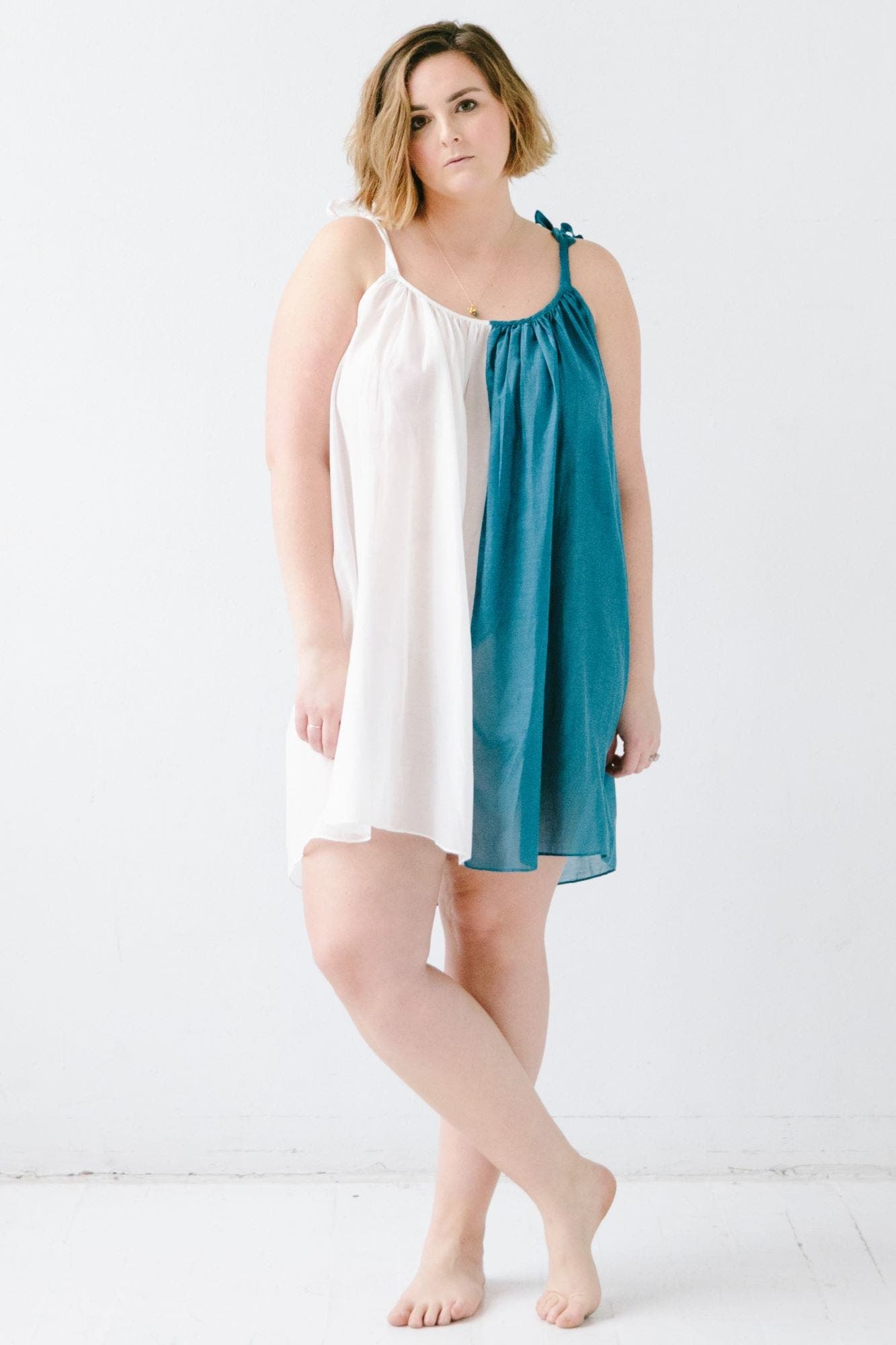 selected White/Teal