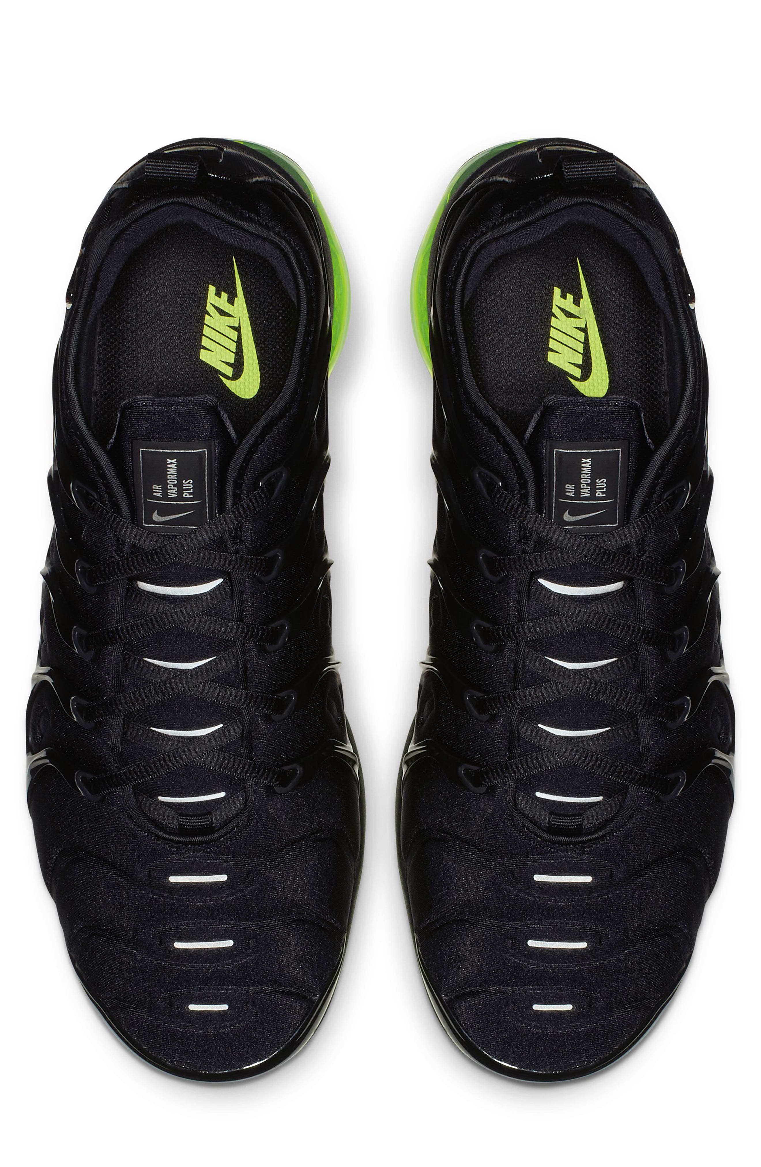 all black vapor max plus men