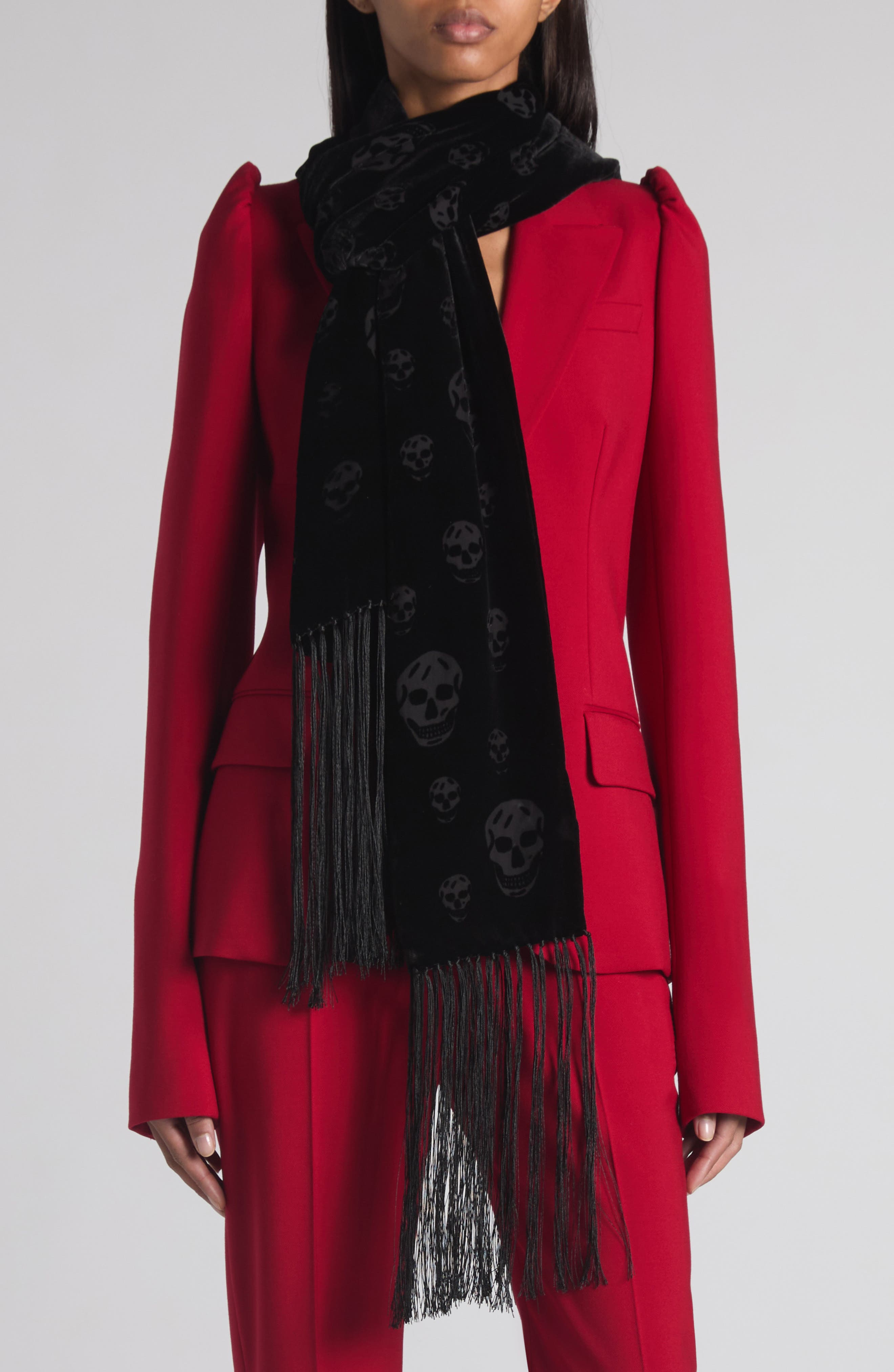 Женские аксессуары McQueen Skull Jacquard Wool & Silk Fringe Scarf — фото 5