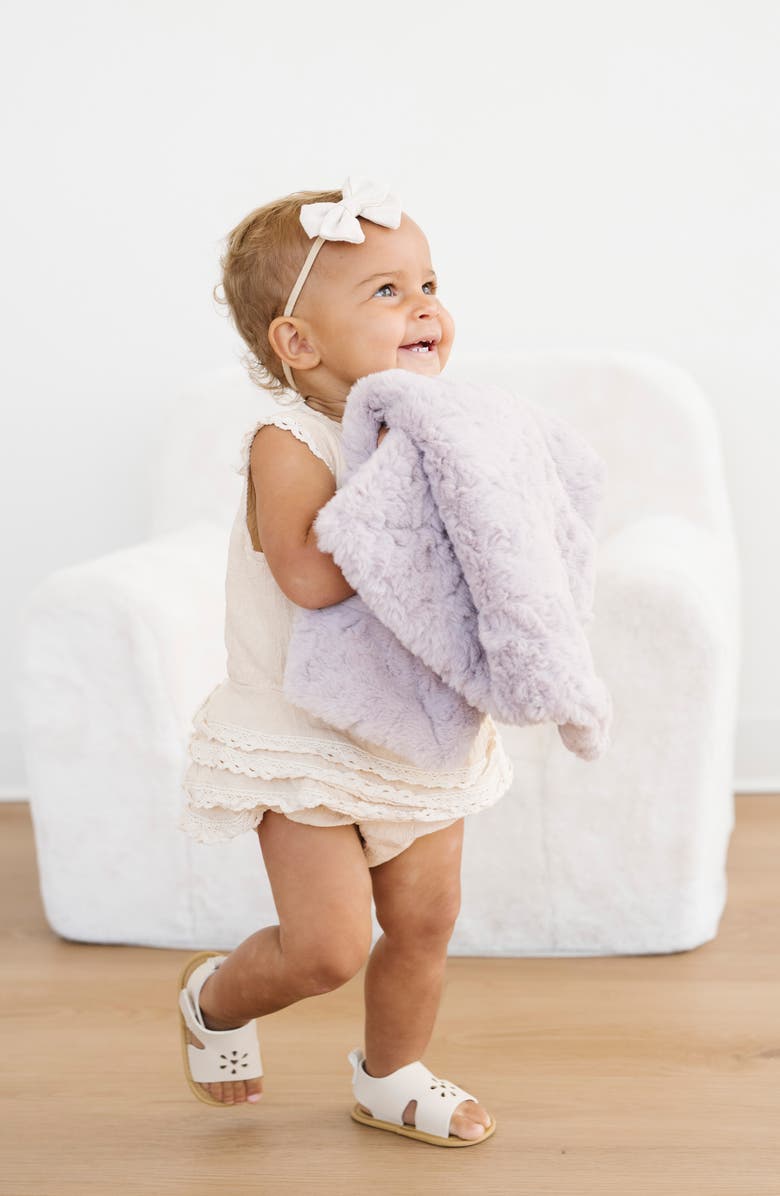 SARANONI Dream Faux Fur Receiving Blanket, Alternate, color, Lilac