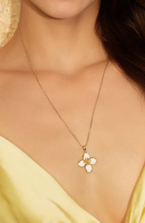Rc Retro Chic Iris Blossom Pendant Neckalce In White