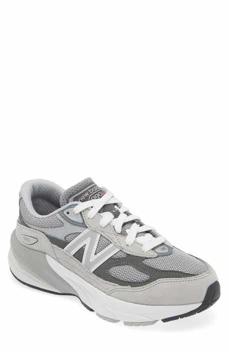 Kids' 990 v6 Sneaker