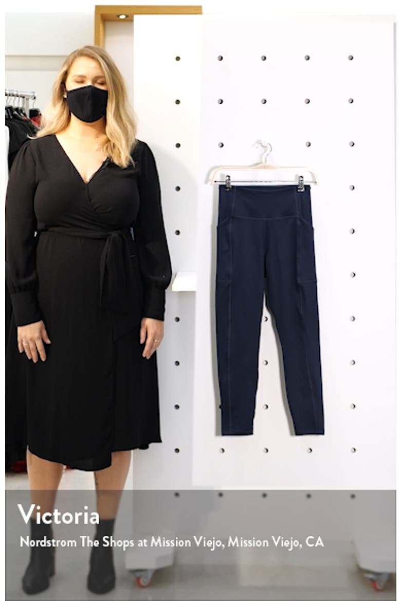 Pocket Crop Leggings video